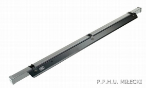 Cruz spojler o d�. 145cm poprawiaj�cy w�a�ciwo�ci aerodynamiczne, monta� na belkach o przekroju 35x35mm o min. d� 160cm