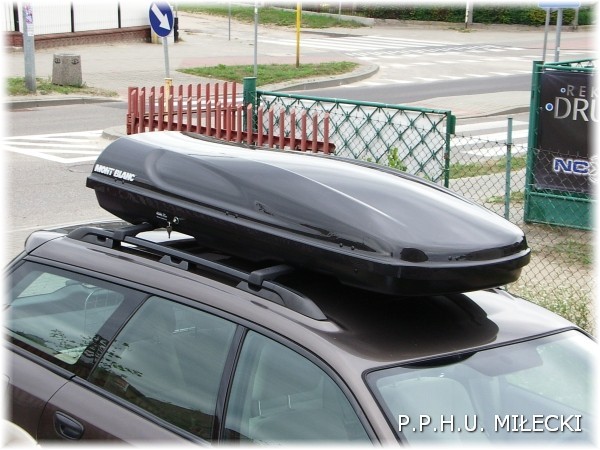Autobox Mont Blanc Triton 450 w kolorze czarny
metalik (197x83x38cm) 430 litr�w
